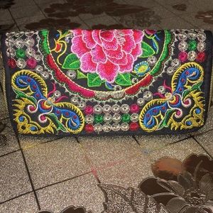 Mexican embroidered woman’s wallet (handmade)